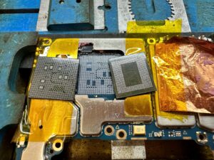 ASUS ZF8 FLIP ZS670KS清潔後CPU與主機板及ROM
