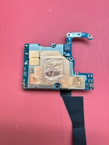 
ASUS-ZenFone8-removes-the-motherboard-4-rotated