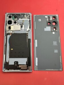 Samsung-S22U-takes-off-the-cover3