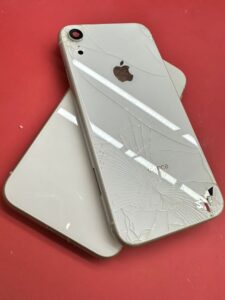 iphone 8被蓋破損