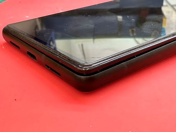 GOOGL-PIXEL-6-mobile-phone-battery-swelling-discovered