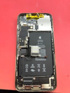 APPLE-iphone-12-PRO-MAX Remove-the-SIM-card-holder